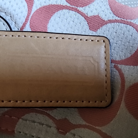 GUC Coach Dot Hallie Tote Melon & Ivory Fabric w/Ivory Leather Trim Pockets - Picture 6 of 13